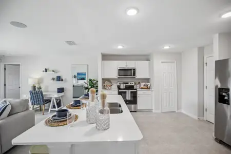 New construction Single-Family house 1022 Richmond Circle SW, Palm Bay, FL 32908 plan Royal - image 7