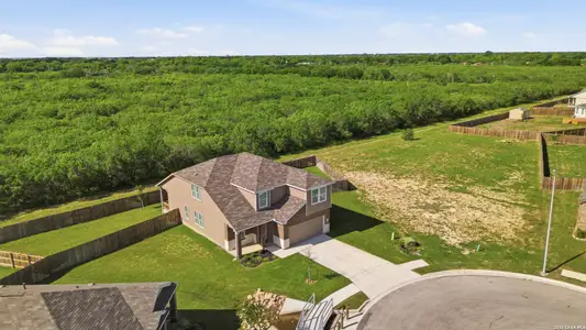 New construction Single-Family house 200 Alta Vista Ter, Seguin, TX 78155 plan Bexley - image