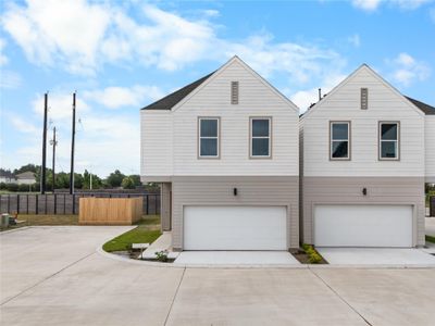 New construction Single-Family house 4014 Buffalo Moon Dr, Houston, TX 77019 - image
