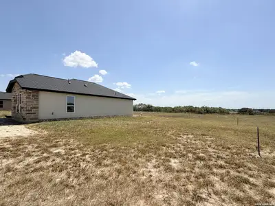 New construction Single-Family house 125 Camino Verde Ct, La Vernia, TX 78121 - image