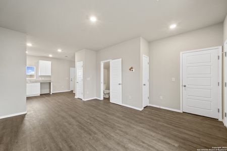 New construction Single-Family house 9756 Ebony Pl, San Antonio, TX 78223 RC Camden- photo 3 3