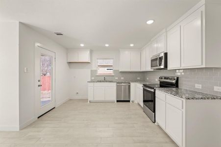 New construction Single-Family house 217 Shady Oaks Dr, Runaway Bay, TX 76426 - image 9