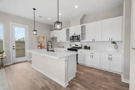 New construction Single-Family house 5915 Wheatley Hollow Ln, Houston, TX 77091 - image 17