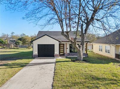 New construction Single-Family house 2020 Bosque Blvd, Waco, TX 76707 - image