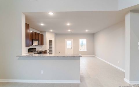 New construction Single-Family house 308 Angus Dr, Seguin, TX 78155 Rio Grande- photo 4 4