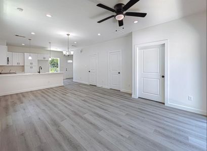 New construction Single-Family house 7813 Hirsch Street, Unit A, Houston, TX 77016 - photo 5 5