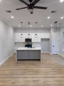 New construction Single-Family house 6844 Del Rio St, Houston, TX 77021 - image 5