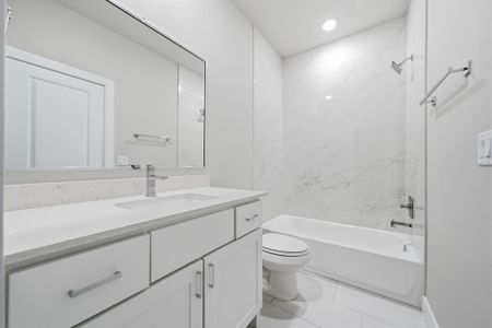 New construction Single-Family house 1715 Bologna Ln, Houston, TX 77055 plan The Grace - image 9