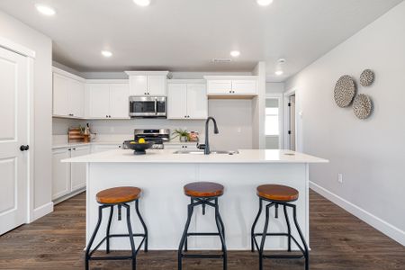 New construction Single-Family house 4090 Sw Pumice Ave, Redmond, OR 97756 plan McKenzie - image