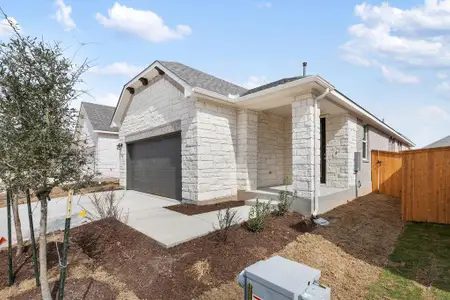 New construction Single-Family house 109 Knockout Rose Dr, San Marcos, TX 78666 plan Travis - image