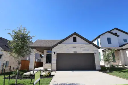 New construction Single-Family house 225 Grayson Elm Pass, Dripping Springs, TX 78620 plan Arbor - image