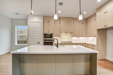 New construction Single-Family house 325 Forest Reserve Pl, Houston, TX 77079 - image 10