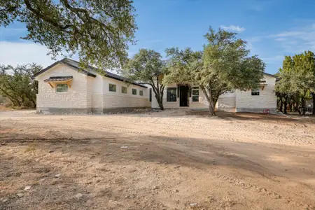 New construction Single-Family house 410 Shady Tree Dr, Georgetown, TX 78633 - image