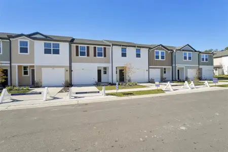 New construction Townhouse house 6167 Calle Ochoa St, Zephyrhills, FL 33542 null- photo 2 2