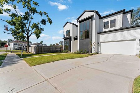 New construction Single-Family house 1458 Oak Tree Dr, Houston, TX 77055 - image