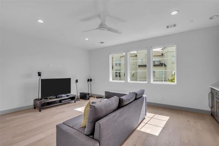 New construction Single-Family house 1724 Ridgewood St, Houston, TX 77006 - image 16