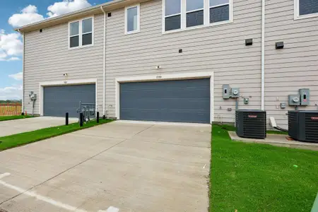 New construction Townhouse house 1388 Marsh Ln, Frisco, TX 75033 - image 4