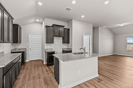 New construction Single-Family house 8310 Smithers Ave, San Antonio, TX 78252 Eastland - 35' Smart Series- photo 3 3