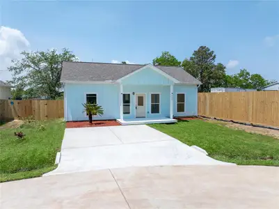 New construction Single-Family house 502 Jenni Ln, San Leon, TX 77539 null- photo 0