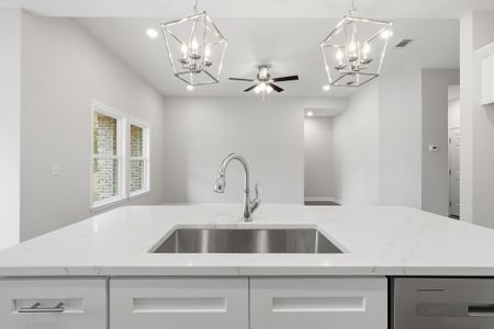 New construction Single-Family house 6102 Mildred'S Wy, Crestview, FL 32536 plan Maybell I - image 13