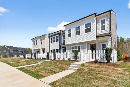 New construction Townhouse house 8426 Discovery Ln, Charlotte, NC 28216 - image