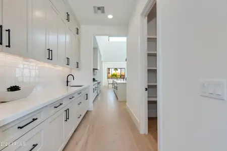 New construction Single-Family house 5439 E Bloomfield Rd, Scottsdale, AZ 85254 - image 13