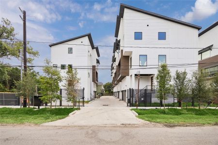 New construction Single-Family house 1032 W 17Th St, Unit A, Houston, TX 77008 - image