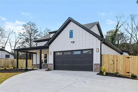 New construction Single-Family house 1031 Grayson Hwy, Lawrenceville, GA 30045 - image