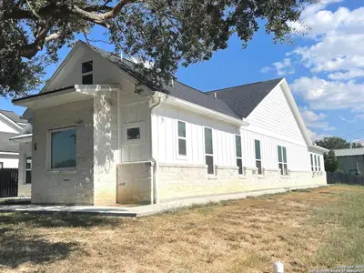 New construction Single-Family house 97 Berwick, Victoria, TX 77904 - image