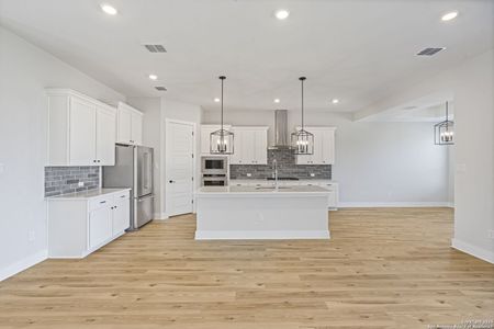 New construction Single-Family house 273 Lawrence Dr, Castroville, TX 78009 - image 14