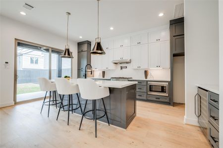 New construction Single-Family house 2213 Whitney St, Houston, TX 77006 - image 13