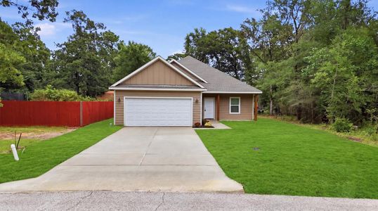 New construction Single-Family house 527 Autumn Ln, Livingston, TX 77351 - image