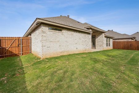 New construction Single-Family house 728 Jameson, Springtown, TX 76082 - photo 6 6