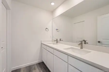 New construction Townhouse house 1236 S Algonquian St, Aurora, CO 80018 - image 4