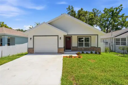 New construction Single-Family house 1319 E Church St, Plant City, FL 33563 - image