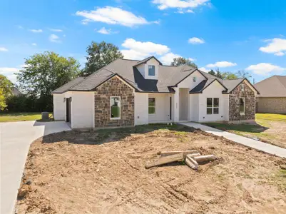 New construction Single-Family house 2732 Stone Hedge, Mount Pleasant, TX 75455 - image