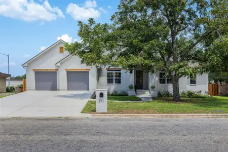 New construction Single-Family house 271 College S, La Grange, TX 78945 - image