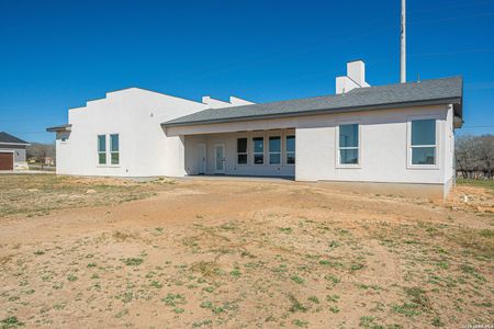 New construction Single-Family house 999 County Rd 319, La Vernia, TX 78121 - image
