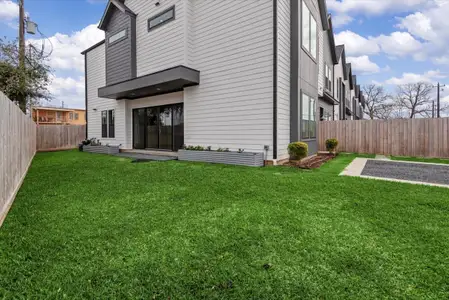 New construction Single-Family house 5203 Texas St, Houston, TX 77011 - image 2