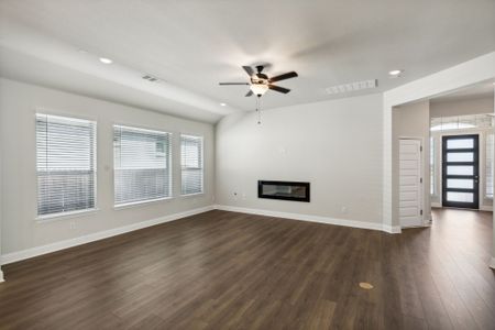 New construction Single-Family house 10341 Dittany Ln, Fort Worth, TX 76036 null- photo 11 11