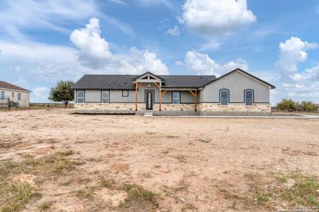 New construction Single-Family house 113 Carrizo Ranch Dr., Floresville, TX 78114 - photo 0