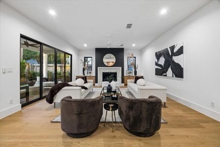 New construction Single-Family house 2250 Bartlett St, Houston, TX 77098 plan The Emerson - image 10