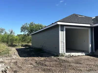 New construction Single-Family house 806 W Huntington St, Beeville, TX 78102 - image