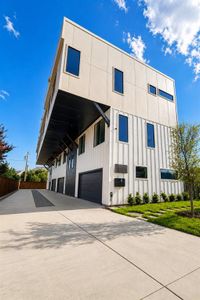 New construction Townhouse house 1319 Madrigal Pkwy, Dallas, TX 75206 - image