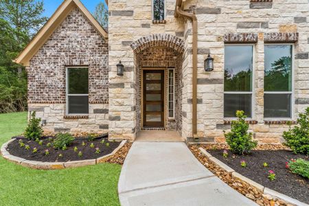 Front entry with beautiful 8' mahogany front door and pre-installed doorbell camera