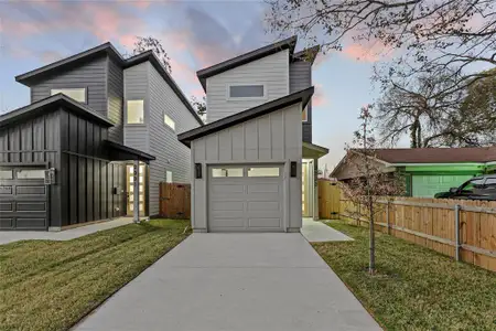 New construction Single-Family house 2333 Bethurum Ave, Dallas, TX 75215 - image