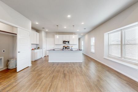 New construction Single-Family house 8024 Butterfield Dr, Sanger, TX 76266 plan Dogwood II - 30' Smart Series - image 10