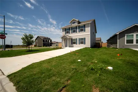 New construction Single-Family house 301 Rancho Del Cielo Lp, Jarrell, TX 76537 - image