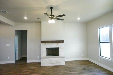 New construction Single-Family house 1056 Salvation Dr, Weatherford, TX 76088 Manor Farm House- photo 9 9