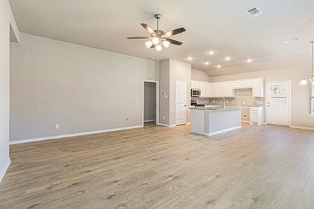 New construction Single-Family house 212 Forest Park Dr, West Columbia, TX 77486 plan Duval - image 12